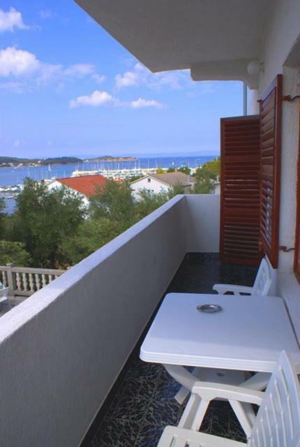 Apartment Zorka Supetarska Draga Exterior photo